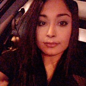 Meet your Posher, Adilene